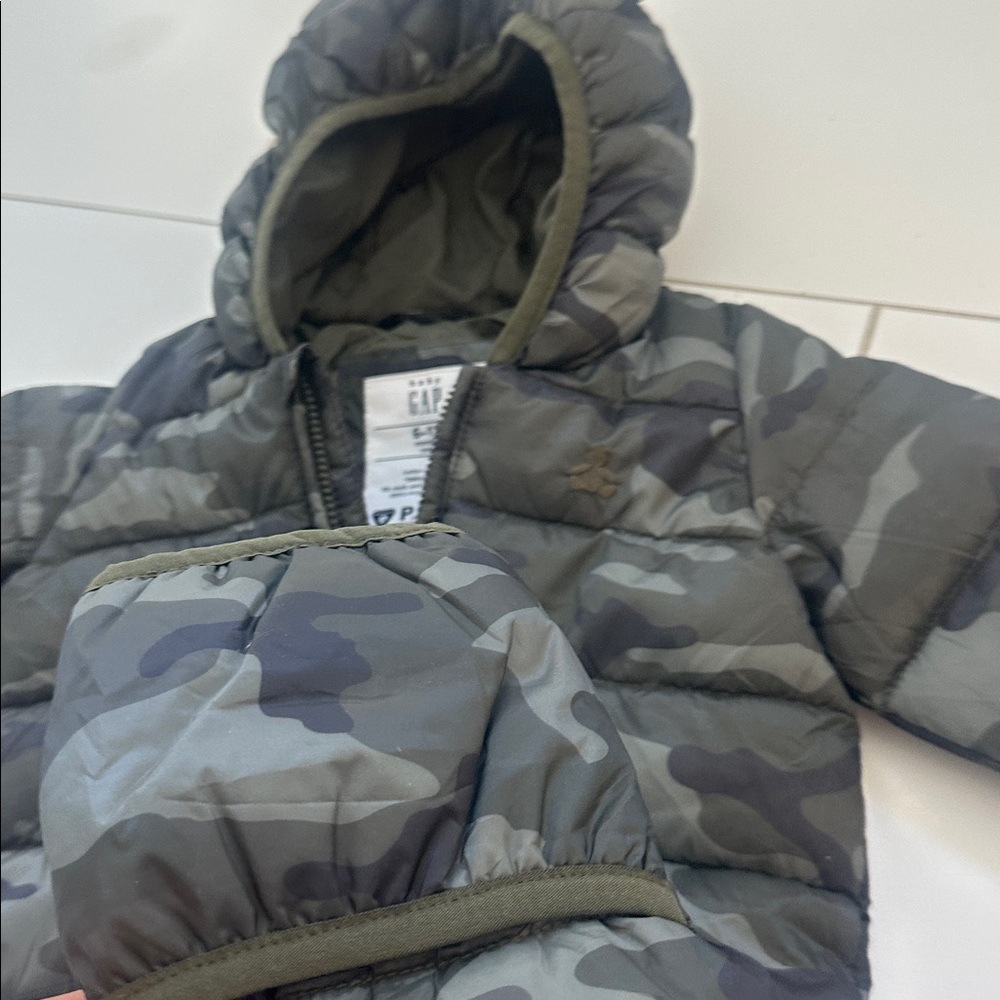 Baby Gap ColdControl Puffer One-Piece Camo Unisex Teddy Ears 6/12m - Picture 4 of 4